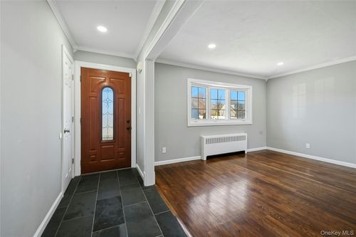 123 S Fordham Rd, Hicksville, NY, 11801 | Card Image