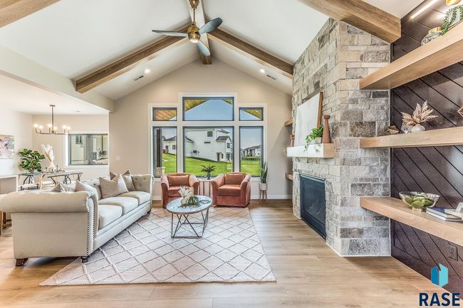 6613 E Corsair Dr, House other with 3 bedrooms, 3 bathrooms and null parking in Sioux Falls SD | Image 4