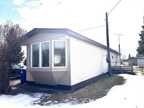 64 1 Ave, Leoville, SK, S0J1N0 | Card Image