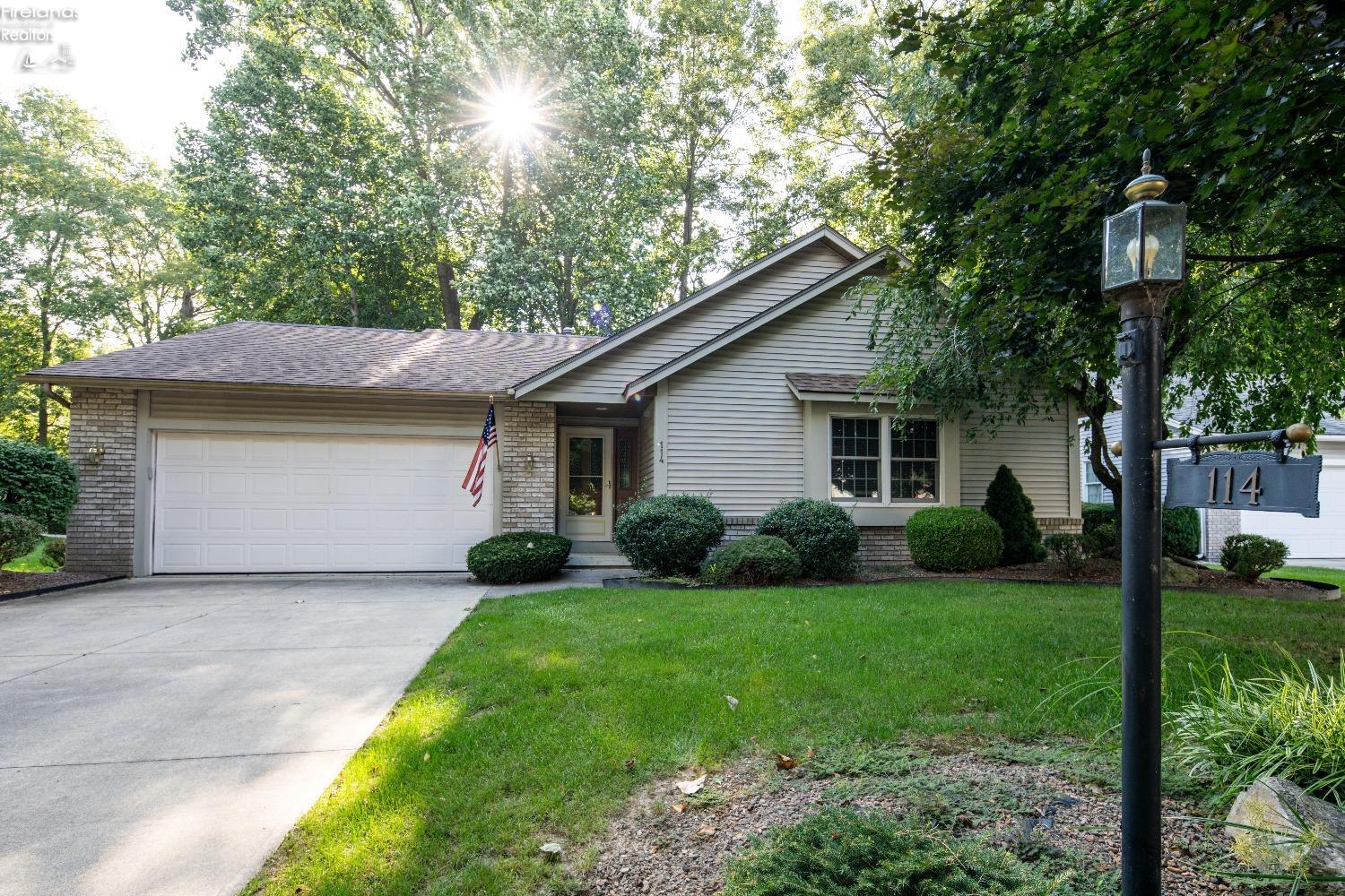 Briarwood Cir, Fremont, OH 43420