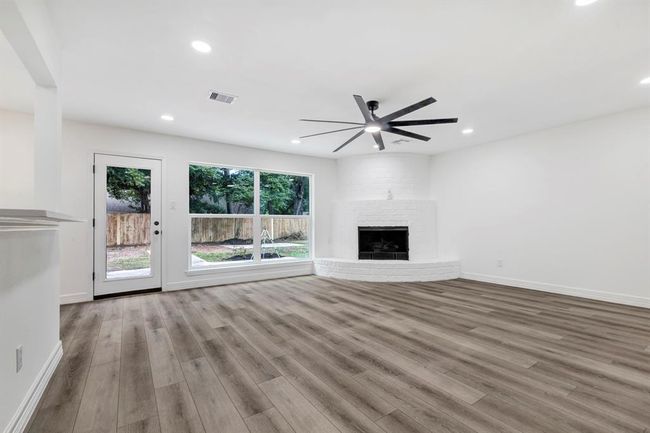9602 Ballin David Dr, House other with 4 bedrooms, 2 bathrooms and 2 parking in Spring TX | Image 11