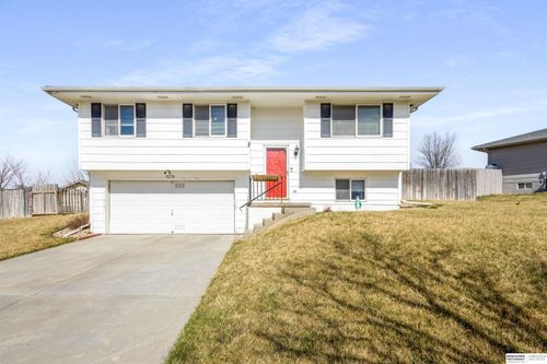 5270 W Thatcher Ln, Lincoln, NE, 68528-2127 | Card Image