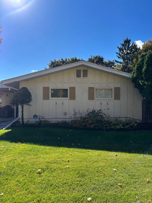 1727 Briarwood Dr, Flint, MI, 48507-1433 | Card Image