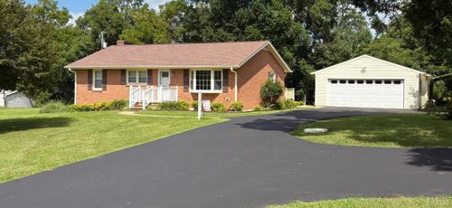 11068 Leesville Rd, Evington, VA, 24550-4076 | Card Image