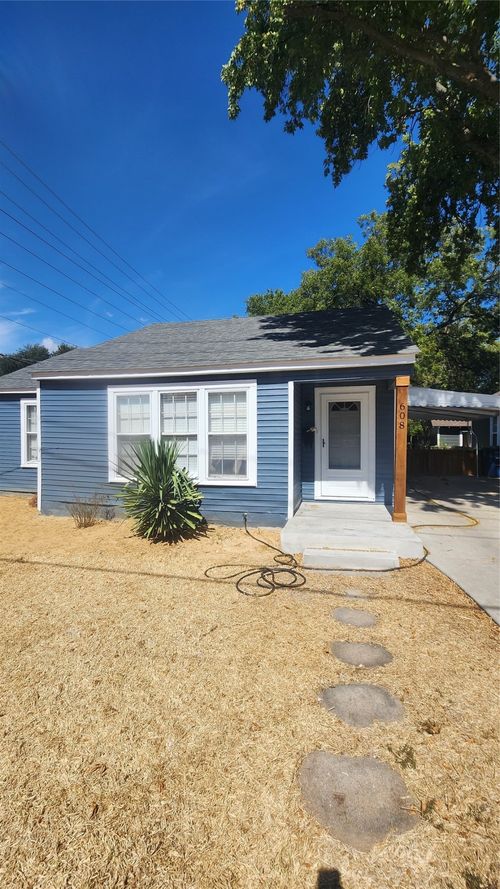 608 W Baldridge St, Ennis, TX, 75119-2447 | Card Image