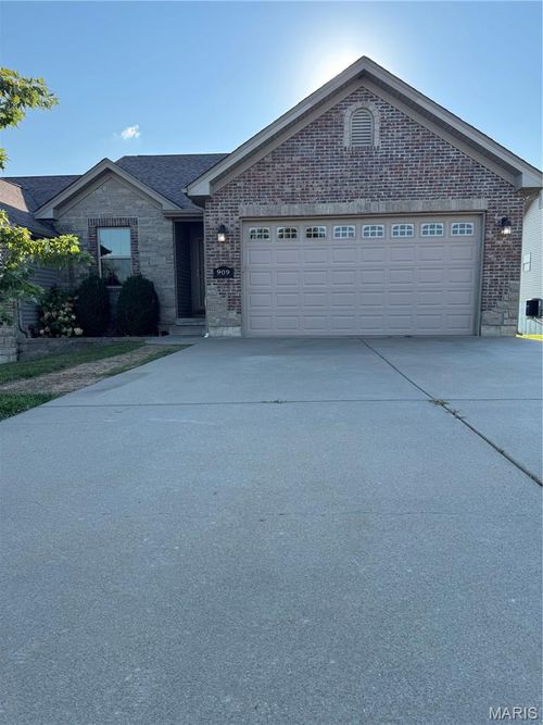 909 Q Ave, Saint Clair, MO, 63077-1027 | Card Image