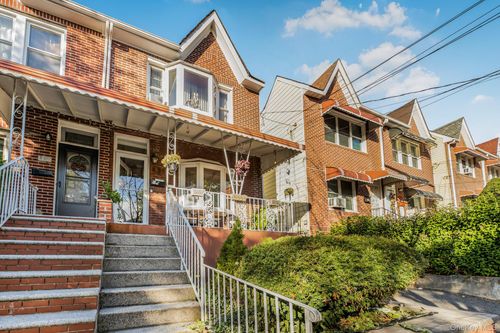 4313 Bruner Ave, Bronx, NY, 10466-1805 | Card Image