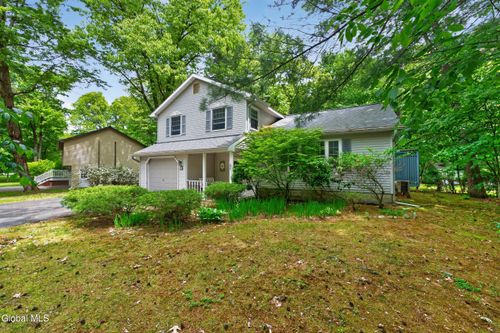 42 Wineberry Ln, Malta, NY, 12020-4363 | Card Image