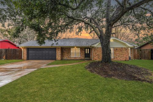 307 Meyer St, Alvin, TX, 77511-4507 | Card Image