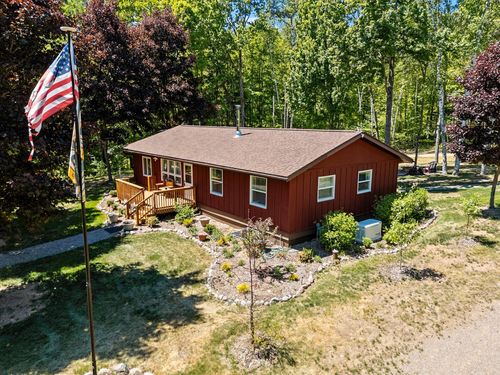 15284 Loretta Ln, Mountain, WI, 54149-9794 | Card Image