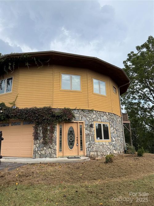 11 Olivia Cir, Alexander, NC, 28701-9147 | Card Image