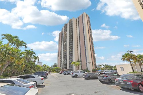 1436-20379 Country Club Dr, Aventura, FL, 33180-1663 | Card Image