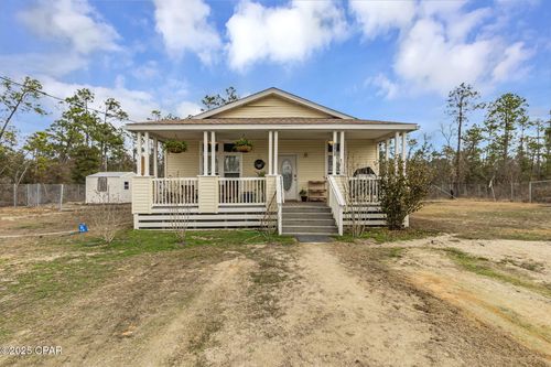 1180 Chattahoochee St, Alford, FL, 32420-7027 | Card Image