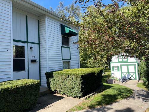 352 College St, Crystal Lake, IL, 60014-6017 | Card Image