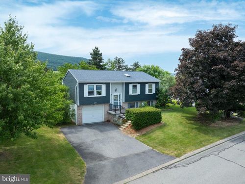 2653 Penbrook Ln, STATE COLLEGE, PA, 16801-7483 | Card Image