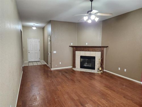 212 Cambridge Dr, Midwest City, OK, 73110-3400 | Card Image