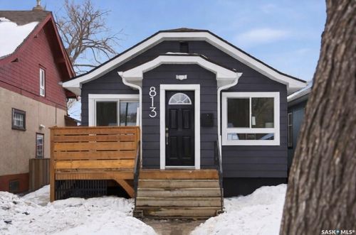 813 4th Ave N, Saskatoon, SK, S7K2N3 | Card Image