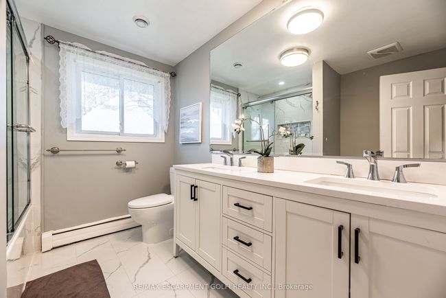 4126 London Crt, House other with 3 bedrooms, 3 bathrooms and 4 parking in Niagara Falls ON | Image 25