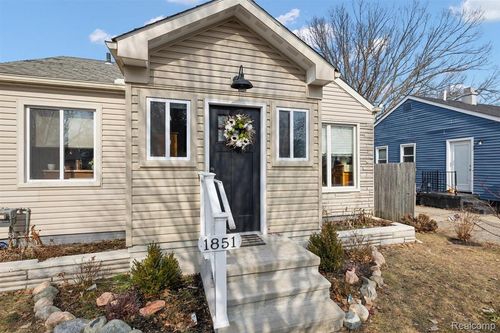 1851 Moorhouse St, Ferndale, MI, 48220-1193 | Card Image