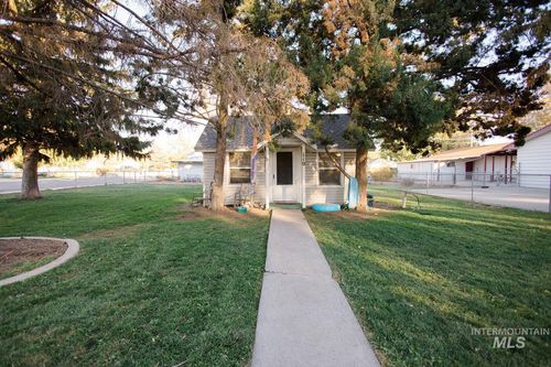110 S 11th E, Mountain Home, ID, 83647-3122 | Card Image