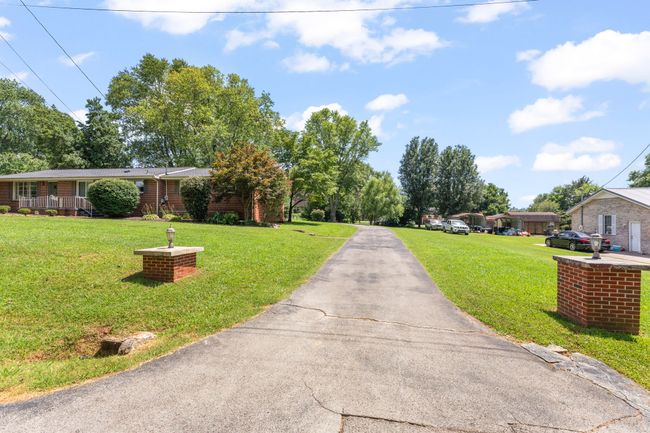 307 Mary Sharp Dr, House other with 3 bedrooms, 2 bathrooms and 2 parking in Decherd TN | Image 4