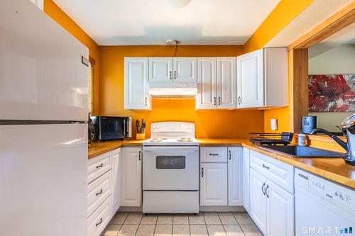4-4 Woods Way, Woodbury, CT, 06798-3229 | Card Image