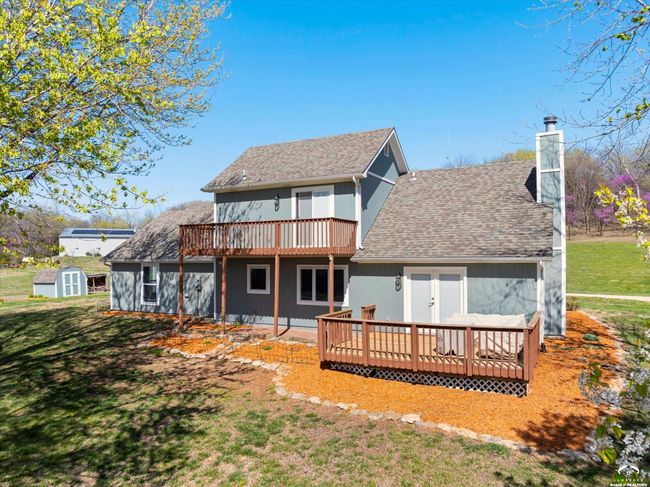 11096 43 Rd St, Home with 3 bedrooms, 3 bathrooms and null parking in Perry KS | Image 28