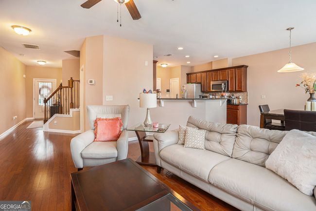 5999 Cobblestone Creek Trl, Townhouse with 3 bedrooms, 3 bathrooms and null parking in MABLETON GA | Image 7