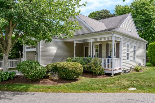 6 Hollyhock Knoll Ct, Buzzards Bay, MA, 02532-8330 | Card Image