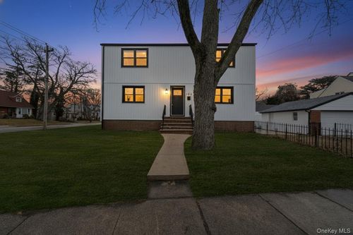 125 Boden Ave, Valley Stream, NY, 11580-5132 | Card Image