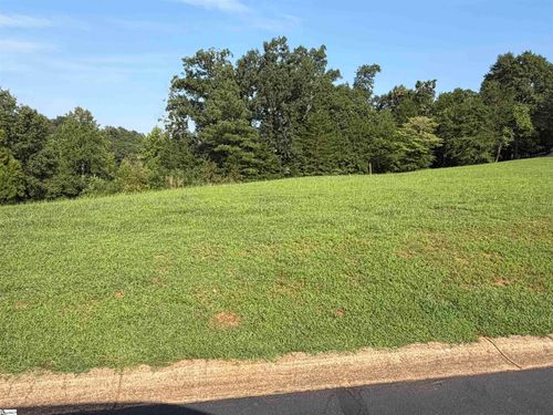 136 Heartleaf Way, Chesnee, SC, 29323-8030 | Card Image