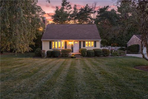 6 Crestmont Dr, Richmond, RI, 02812-1128 | Card Image