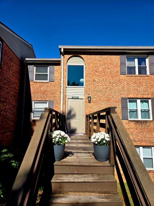 apt-79-421 Redding Rd, Lexington, KY, 40517-2525 | Card Image