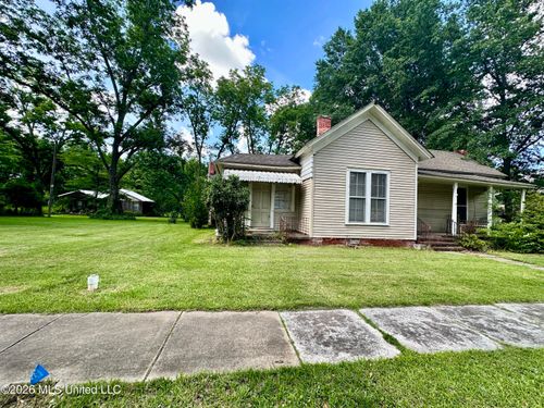 105 Church St, Senatobia, MS, 38668-2604 | Card Image