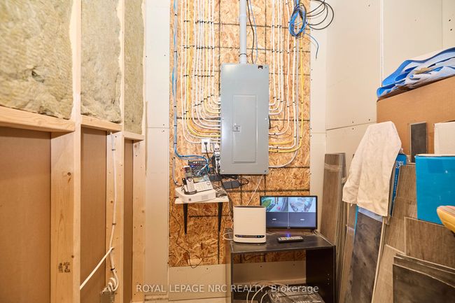 1174 Spears Rd, House other with 5 bedrooms, 3 bathrooms and 4 parking in Fort Erie ON | Image 34