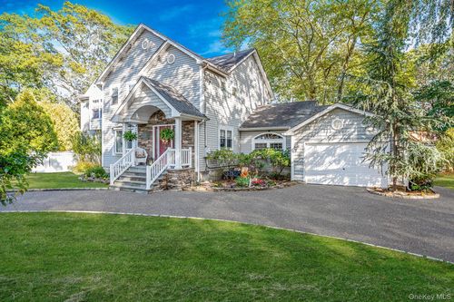 106 Springdale Dr, Ronkonkoma, NY, 11779-5934 | Card Image