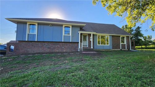 24320 S Grabe Rd, Peculiar, MO, 64078-9674 | Card Image