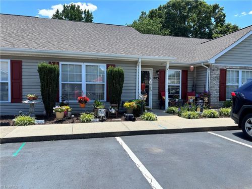 403 Campbell Gardens Rd, Kernersville, NC, 27284-8787 | Card Image