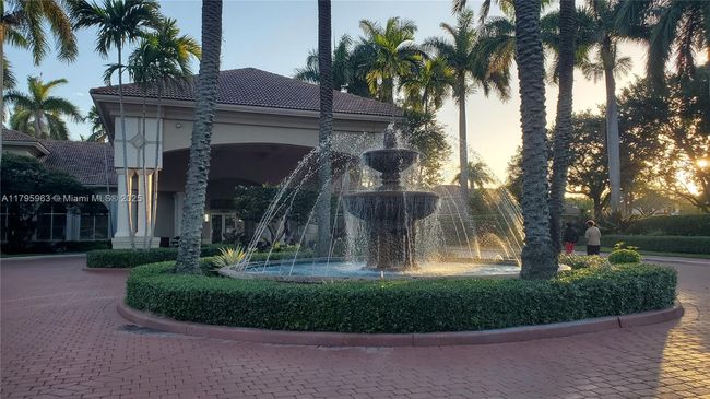 7310 Nw 17 Th Ct, House other with 4 bedrooms, 2 bathrooms and null parking in Pembroke Pines FL | Image 6