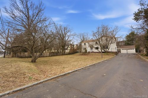 357 Deer Park Rd, Dix Hills, NY, 11746-5203 | Card Image