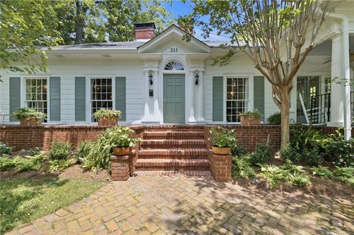 211 Freyer Dr Ne, Marietta, GA, 30060-1401 | Card Image