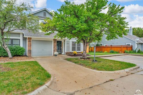 2223 Breckenridge Dr, Lawrence, KS, 66047-2319 | Card Image