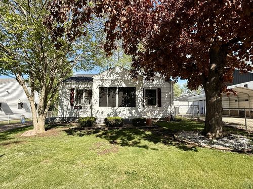 68 Maple Ct, Decatur, IL, 62526-3979 | Card Image
