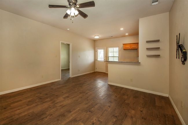 704 E Bullock St, House other with 3 bedrooms, 2 bathrooms and null parking in Denison TX | Image 4
