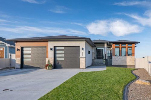 57 Hamptons Gate Se, Medicine Hat, AB, T1B0N7 | Card Image