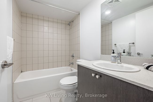 805 - 8 Trent Ave, Condo with 2 bedrooms, 1 bathrooms and 1 parking in Toronto ON | Image 26