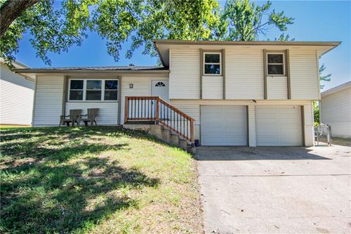 268 Holiday Dr, Lansing, KS, 66043-1242 | Card Image
