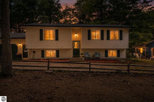 342 Waxwing Dr, Traverse City, MI, 49696-8578 | Card Image