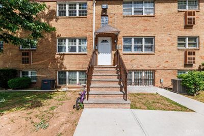 351 College Drive, Townhouse with 2 bedrooms, 1 bathrooms and null parking in Edison NJ | Image 2