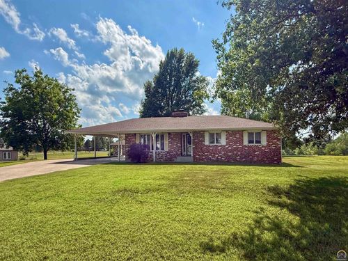 801 S 9th St, Osage City, KS, 66523-1522 | Card Image